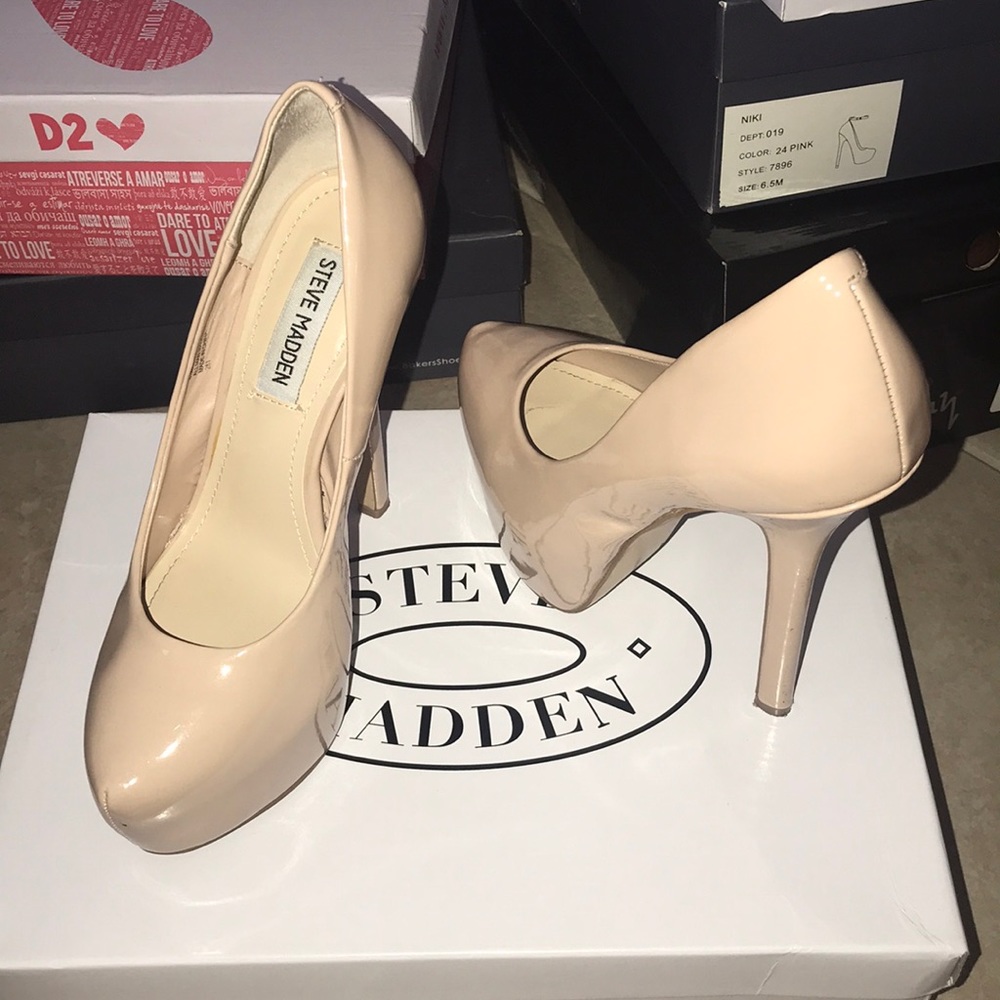 Steve Madden Nude heels